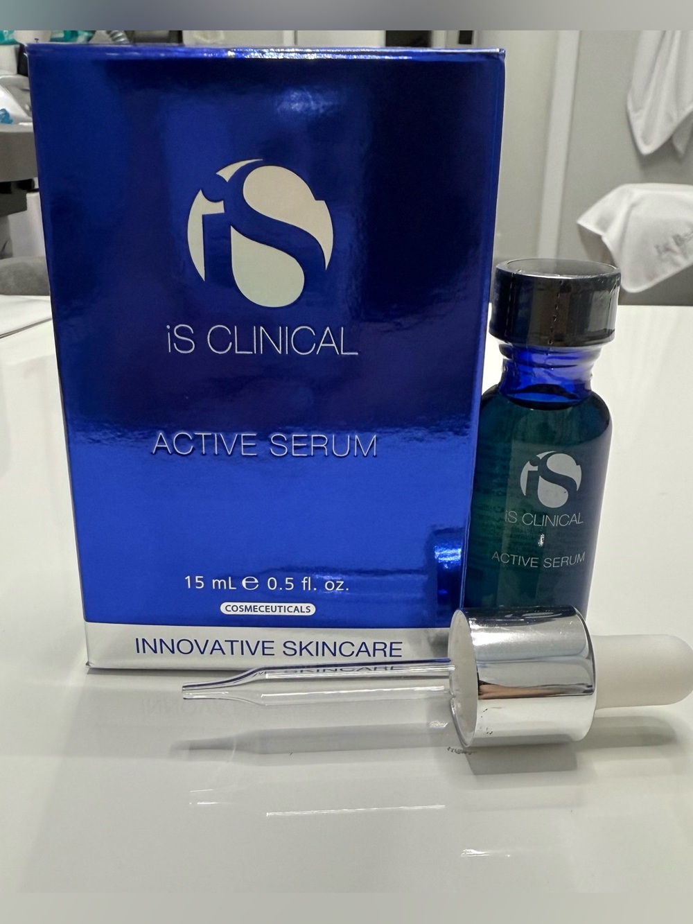 NWT iS Clinical Active Serum 15ml Exp 01/2027 Anti-Aging Brightening